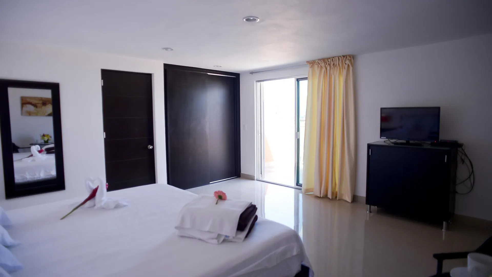 Sunrise 42 Suites Hotel Playa del Carmen