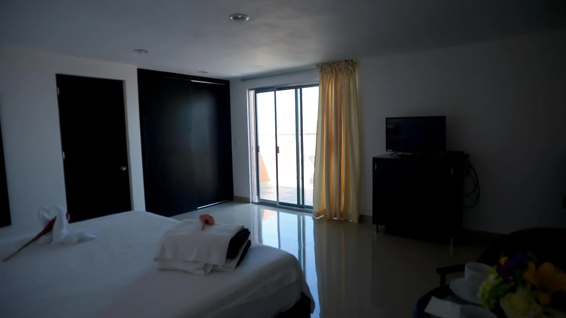 Sunrise 42 Suites Hotel Playa del Carmen 3*,